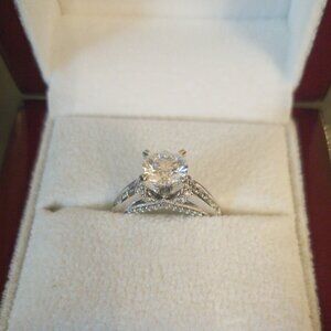 Diamond engagement ring